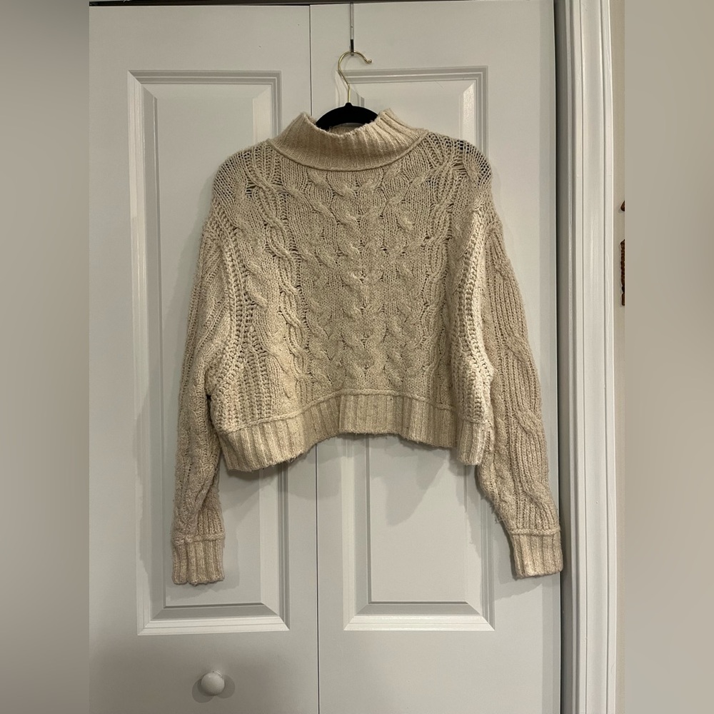 Cable knit sweater ✨